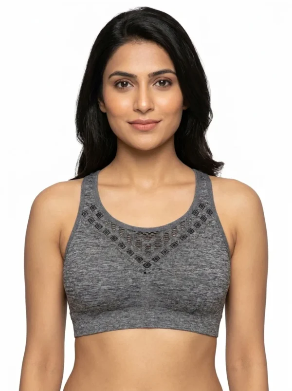 Pakistani_model_wear_202604211513 The Stella High-Neck Seamless Sports Bra Size Small