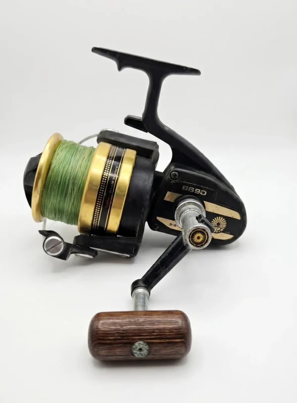 Saltwater Power Combo: Classic Daiwa BG90 Spinning Reel & 11'9" Penn Power Stick Surf Rod