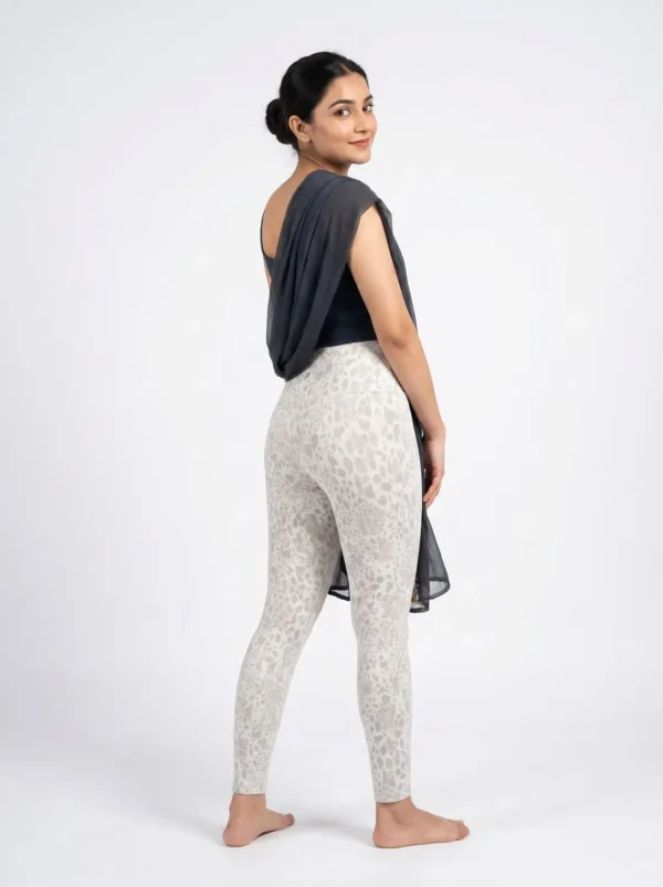 Original Lululemon Groove Pant (if slightly flared) Size: Small