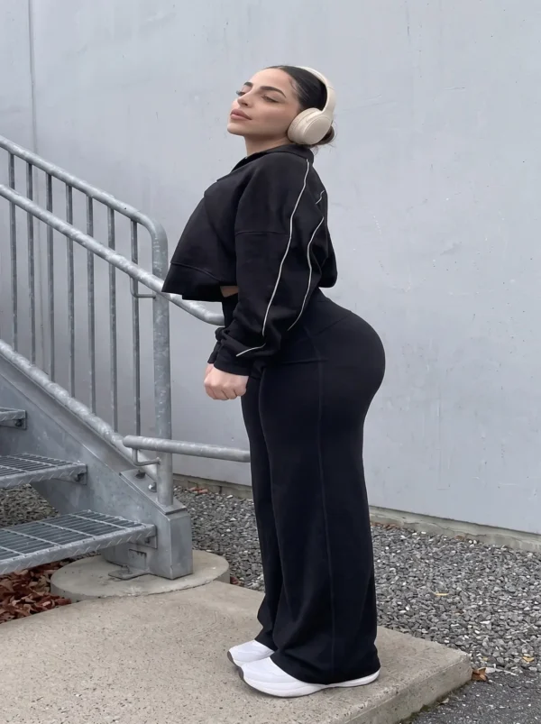 Make_new_picture_8K_2K_202607111405 High-Waisted Wide-Leg Yoga & Gym Pants (with Tummy Control & Butt-Lifting Effect)