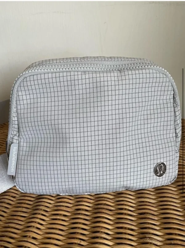 P0 Original Lululemon Everywhere Belt Bag 1L – Grid Light Grey